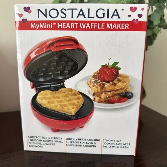 Nostalgia MyMini Heart Waffle Maker (Red) New - Picture 1 of 5